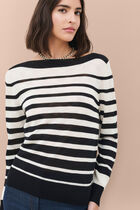 Mwallis sweater black woman