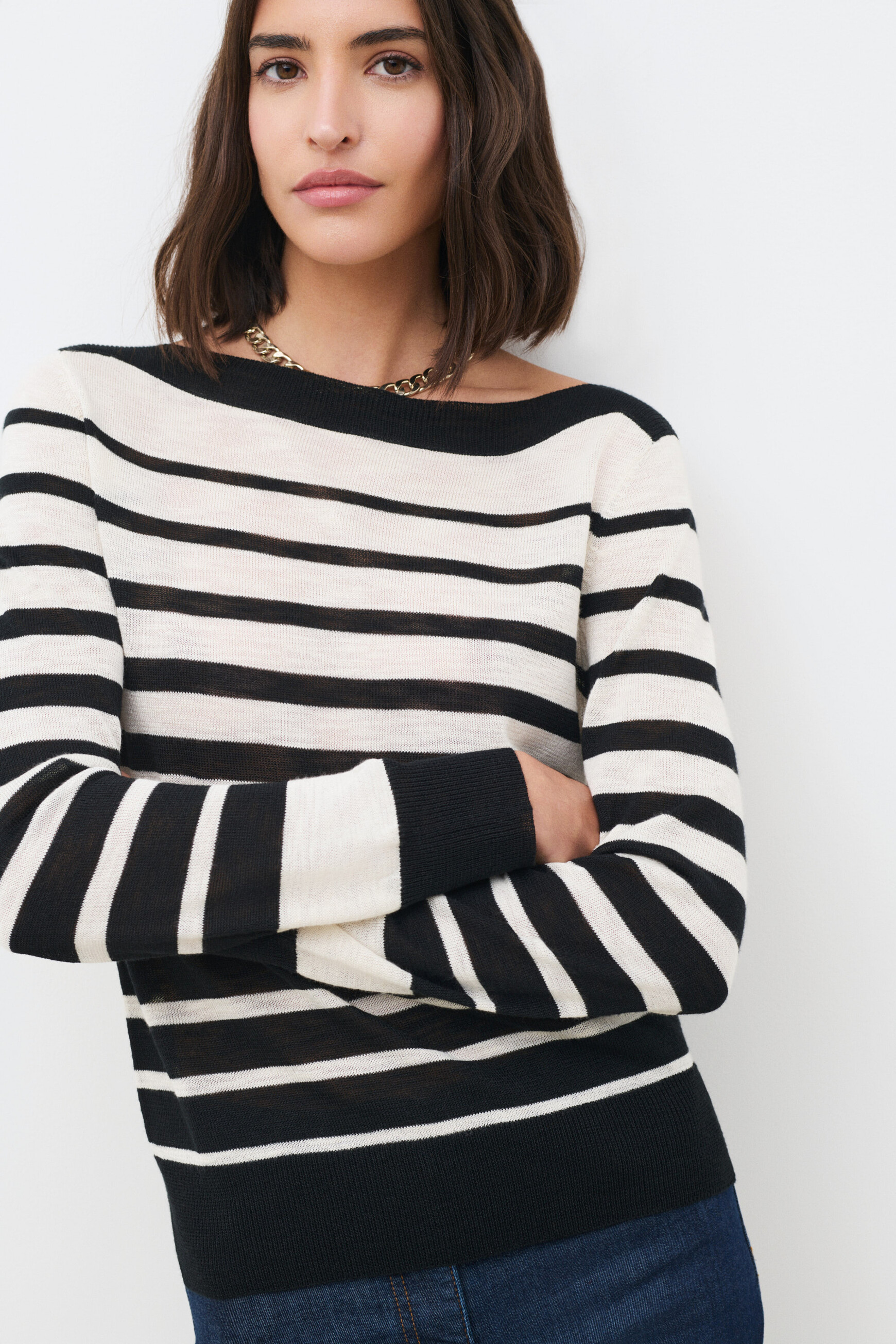 Mwallis sweater black woman