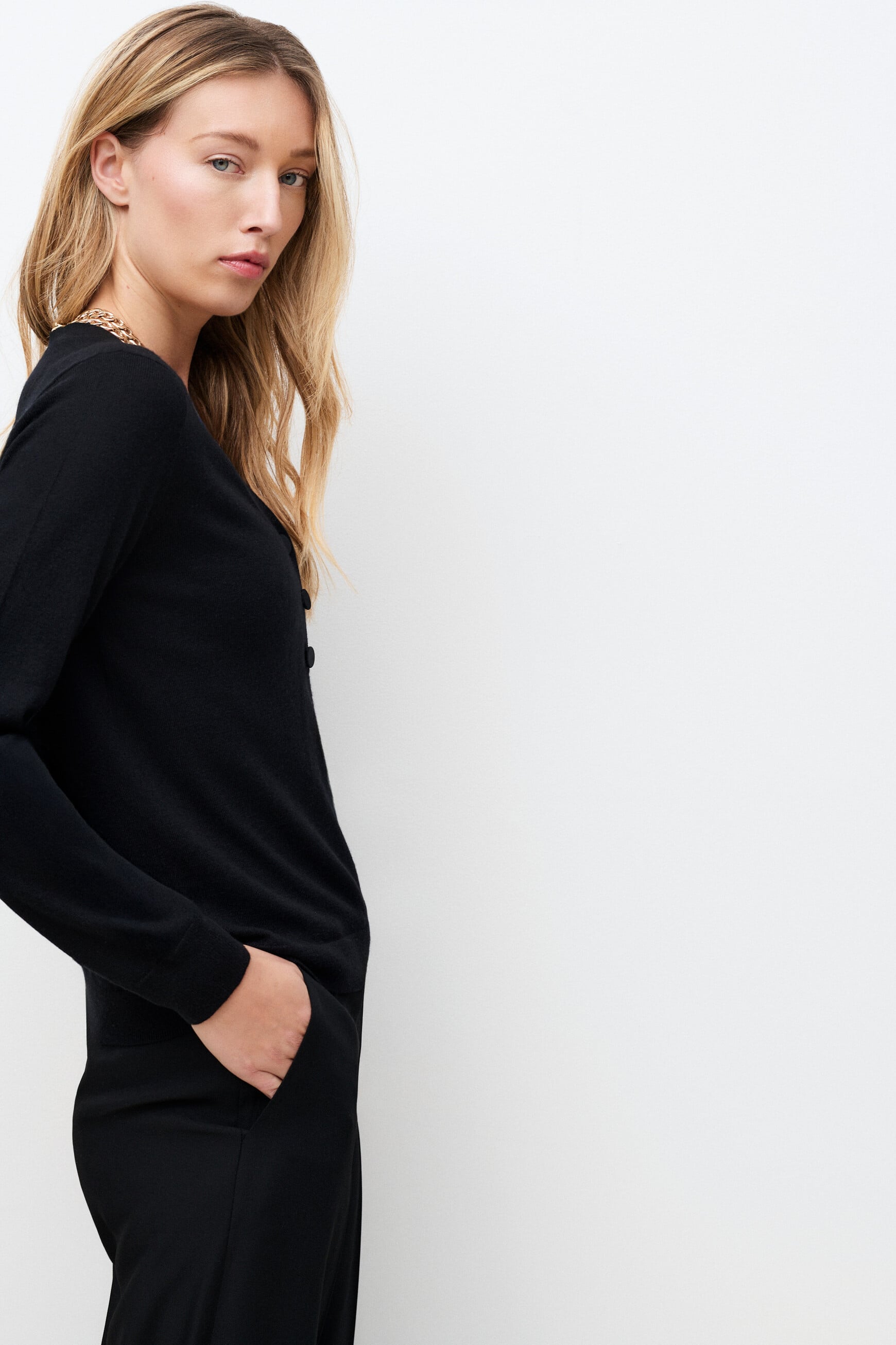 Mbettina sweater black woman