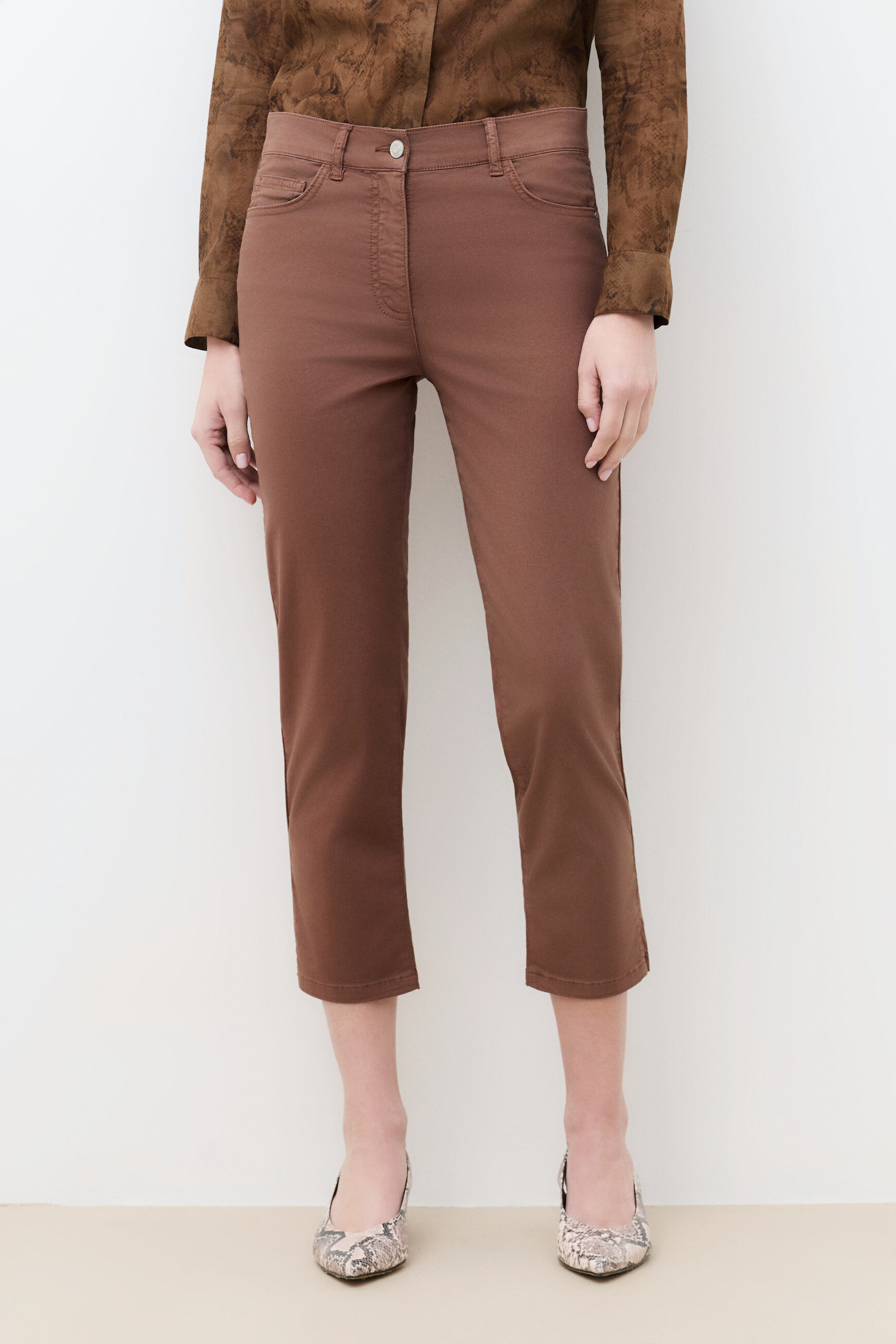 Pantal&oacute;n pirata mason marr&oacute;n mujer