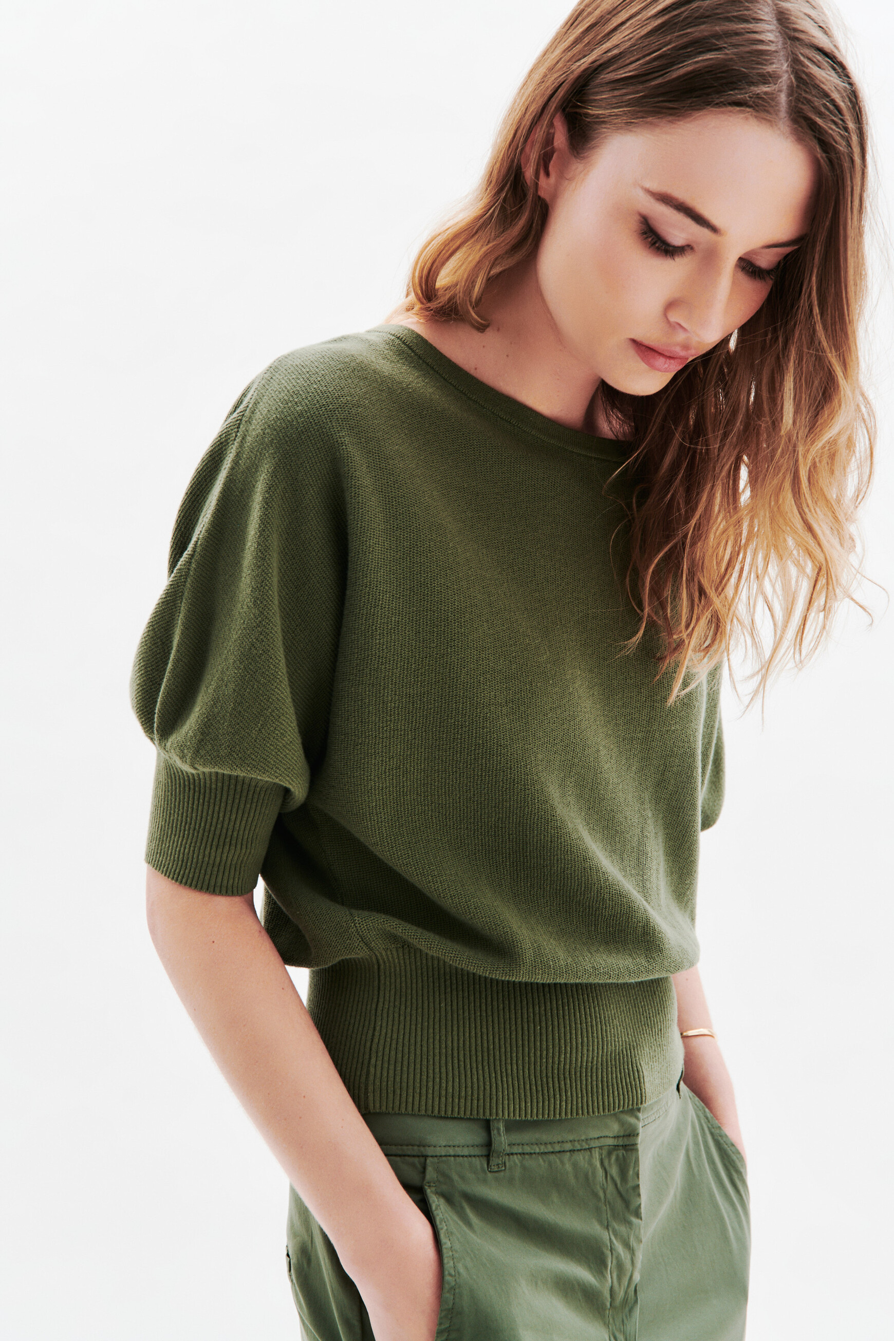 Malha joan oversize verde caqui mulher